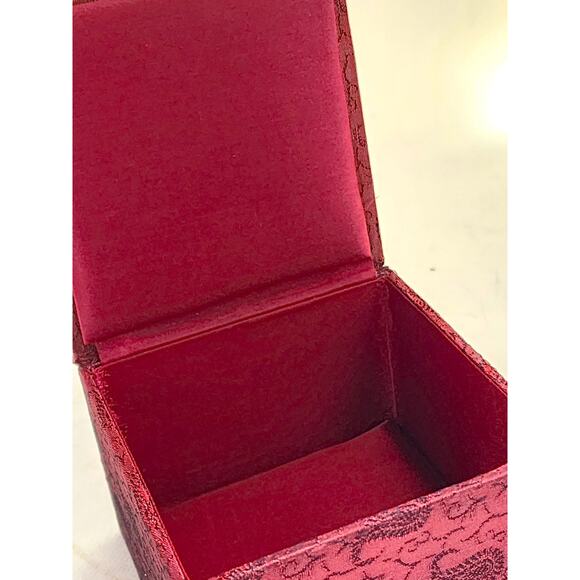 KEEPSAKE BOX/JEWELRY-PIER 1-Ruby Red-Sequins-Beaded-Satin Like Material-Square - Picture 3 of 7